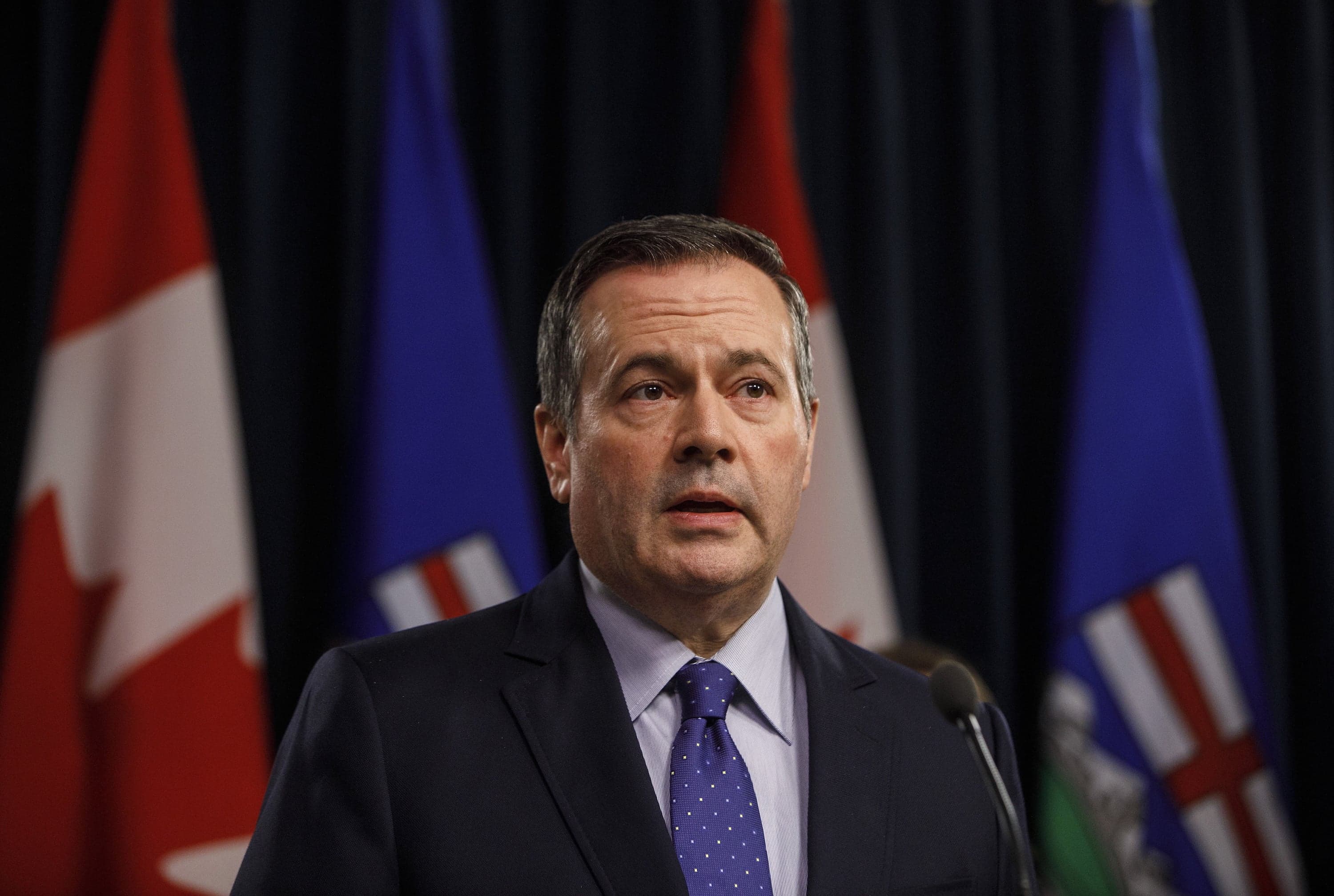 Jason Kenney reveals coronavirus projections to Alberta: Live video
