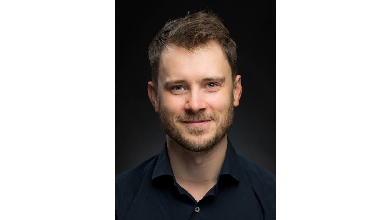 Headshot of Sydney Smith