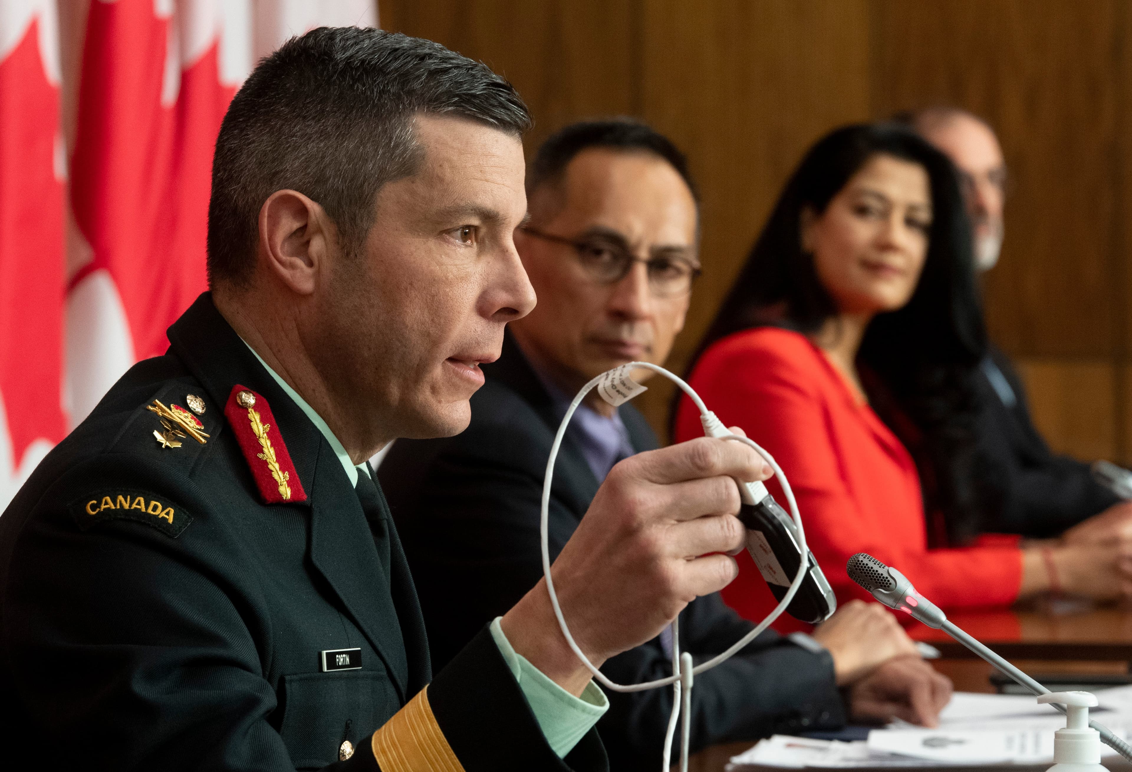 Ottawa hopes to immunize every willing Canadian by the end of 2021