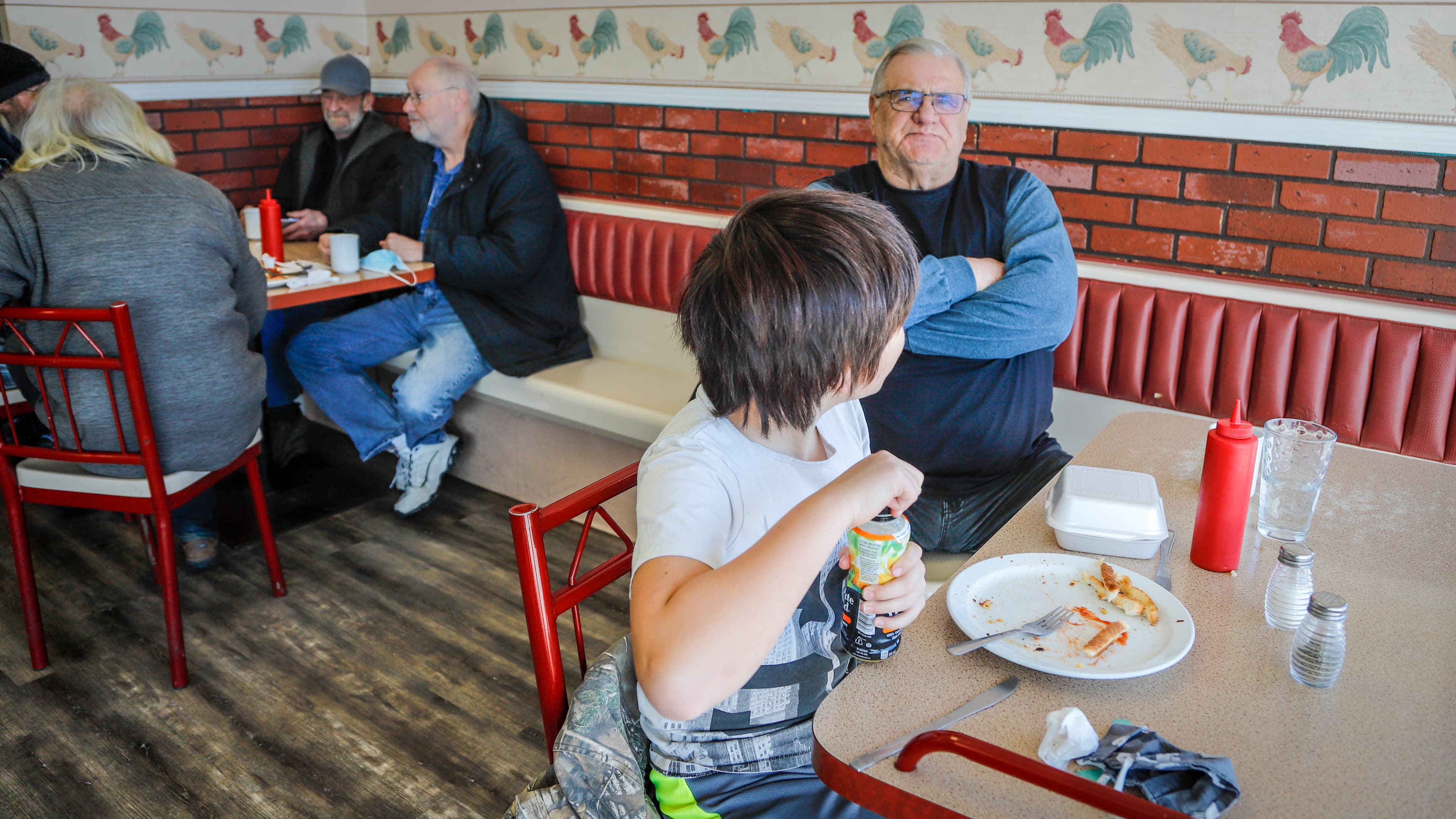 Albertans enjoyed dining indoors at restaurants again as the province began to ease restrictions in early February 2021 (Jeff McIntosh/CP)