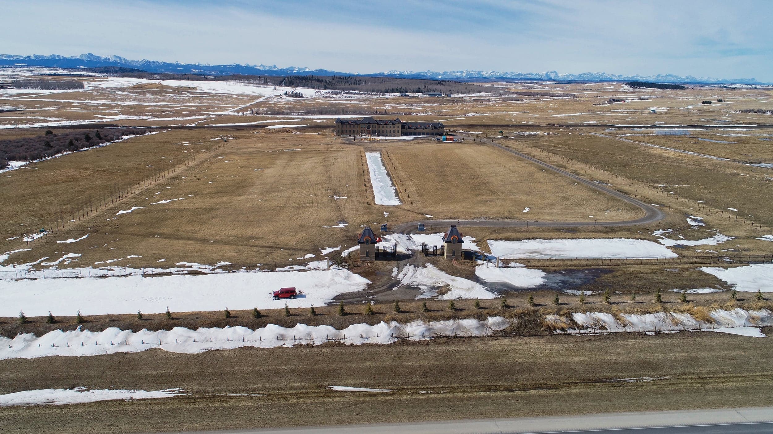 The mystery mansion near Calgary that has everyone talking