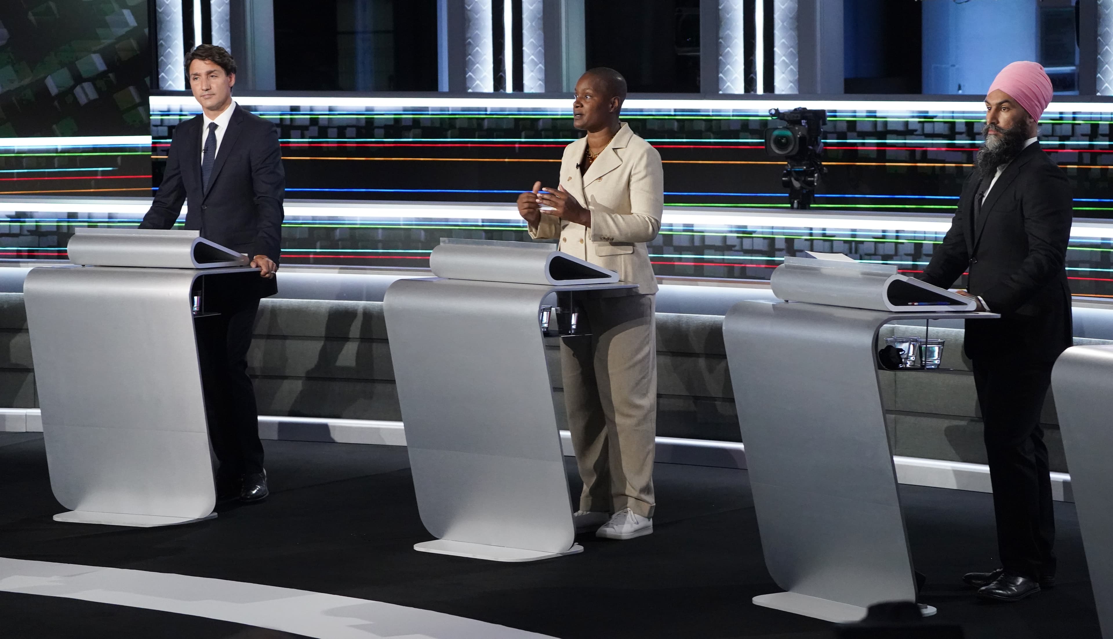 English-language debate: What each leader must do