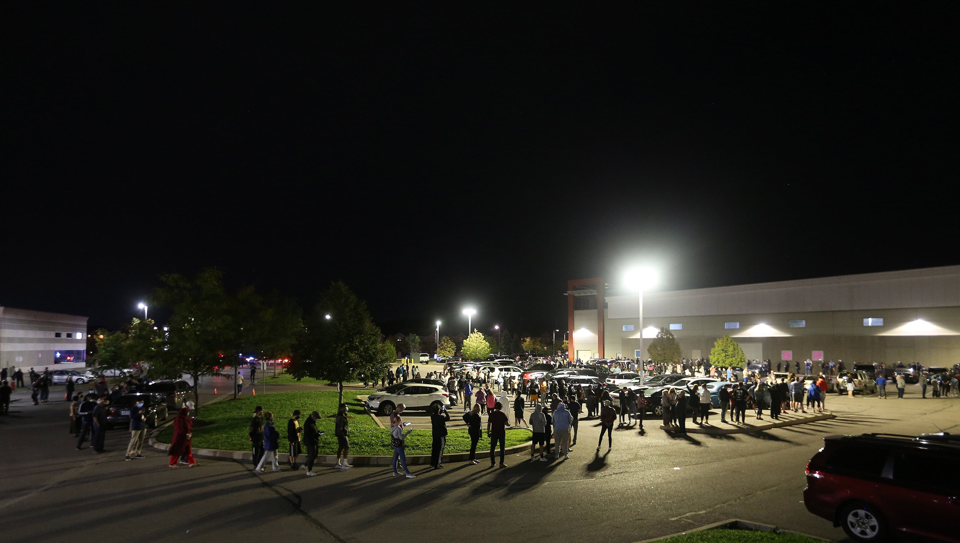 This insanely long line should be a wakeup call to Elections Canada