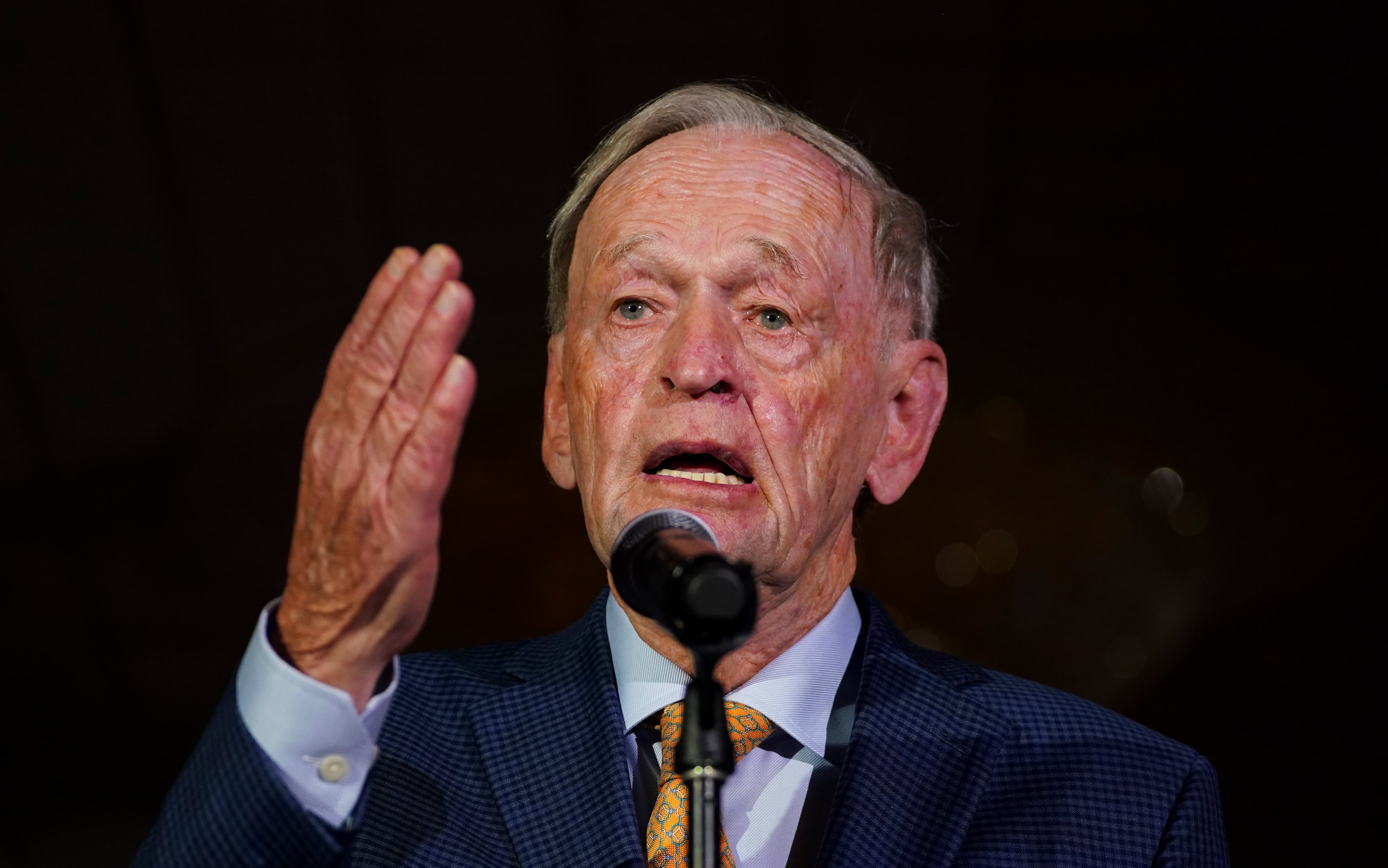 Jean Chrétien chides Justin Trudeau over slow efforts to free the two Michaels