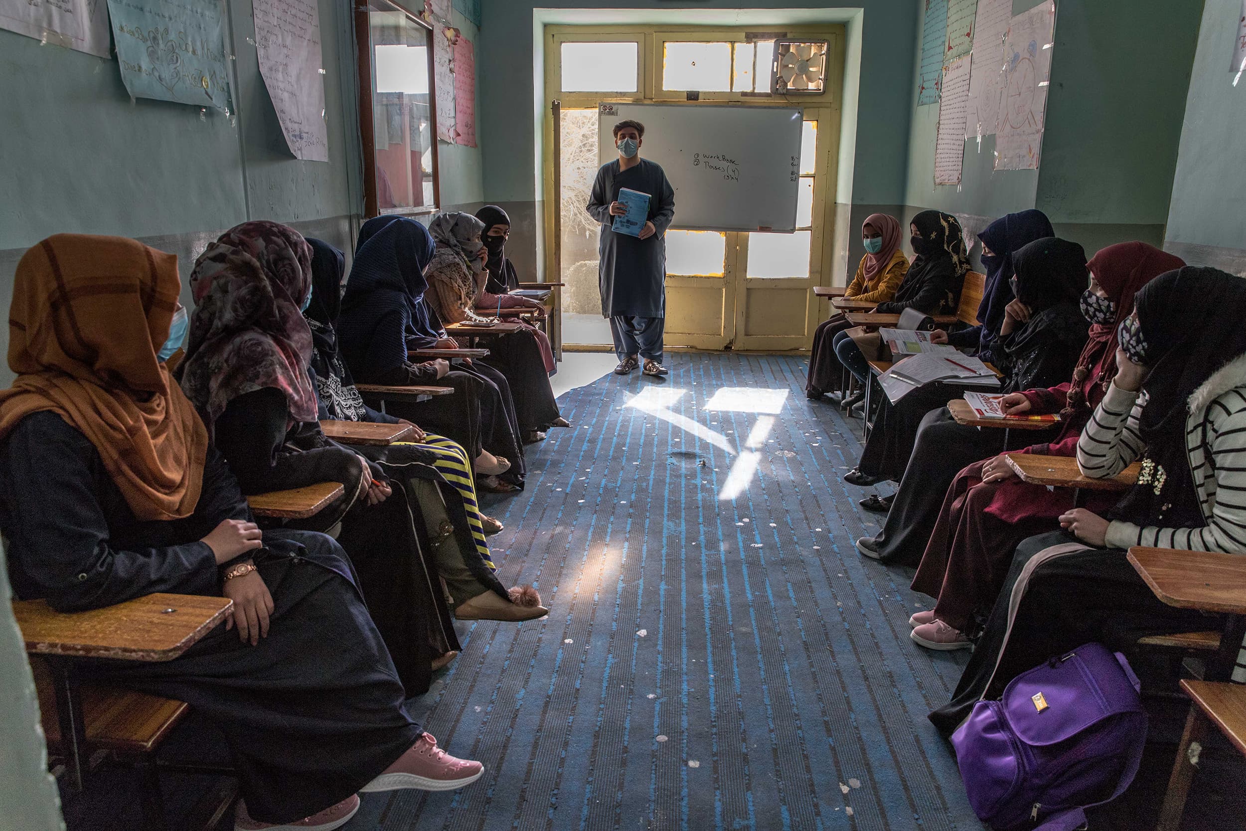 Women taking a class at the Afghan-Canadian Community Centre (Photograph by Oriane Zerah)