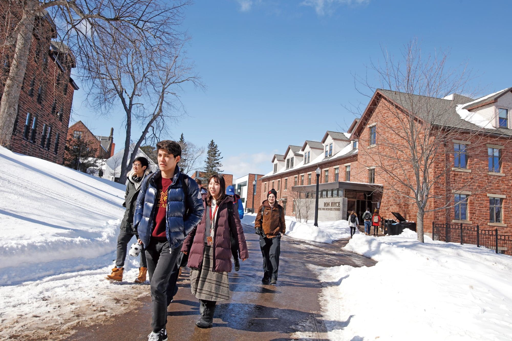 Mount Allison University: Student life on campus