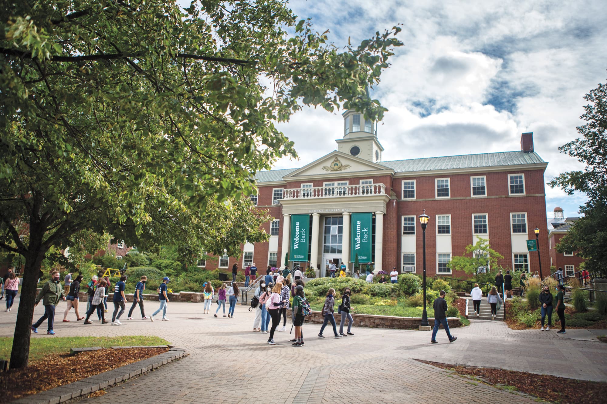 St. Thomas University: Student life on campus