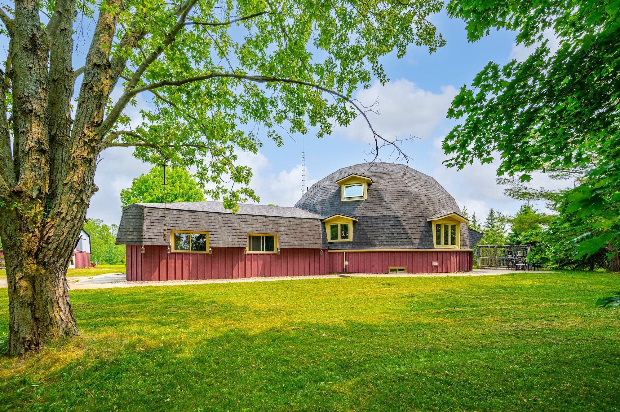 This $2.1-million retrofuturistic dome home is an inhabitable EPCOT