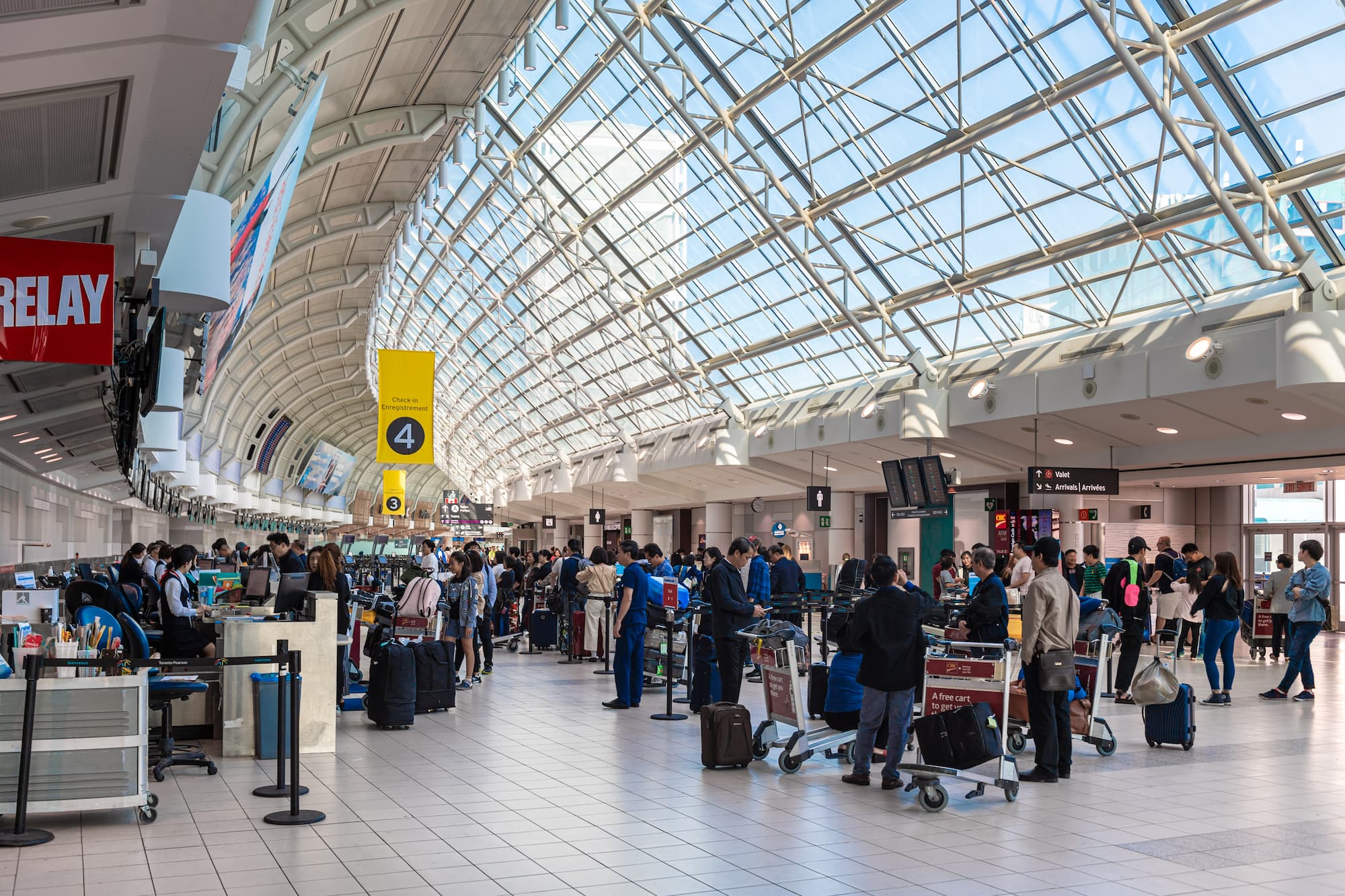Canadian air travel has faced significant challenges, including staffing and delays. Here‘s how to fix it