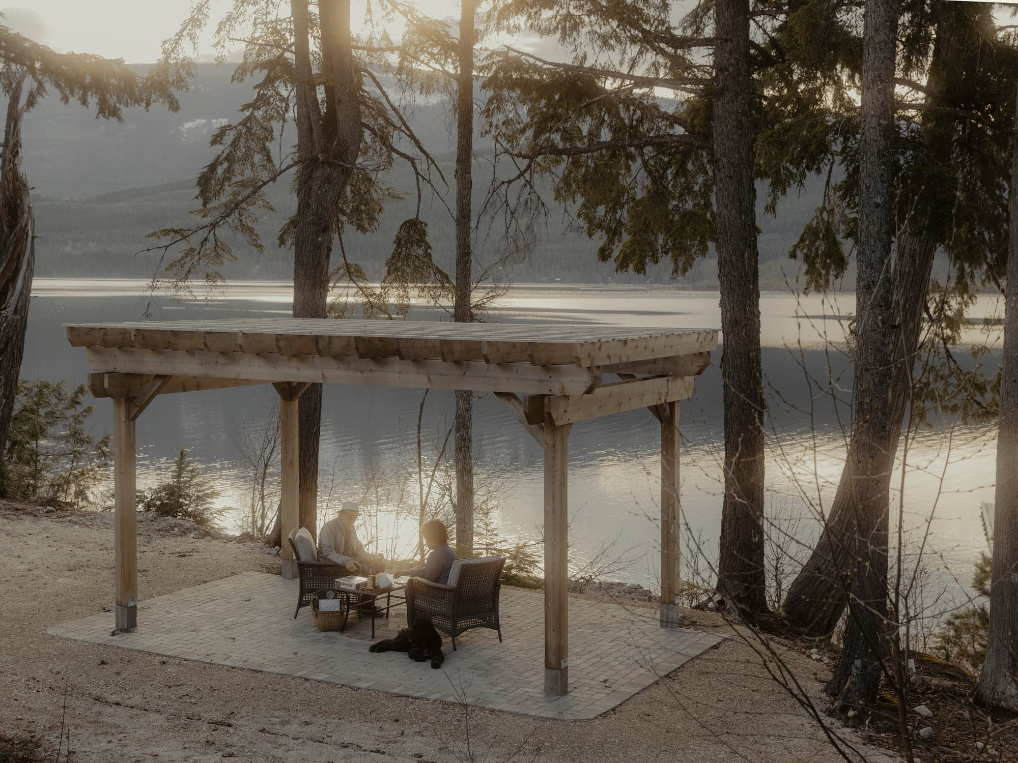 A Lakeside Vintage Wonderland