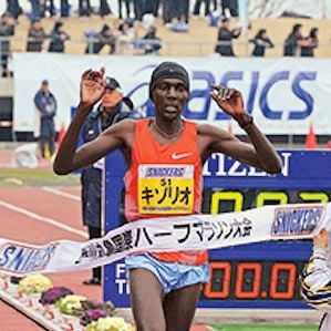 Kenya runner 300&#215;300