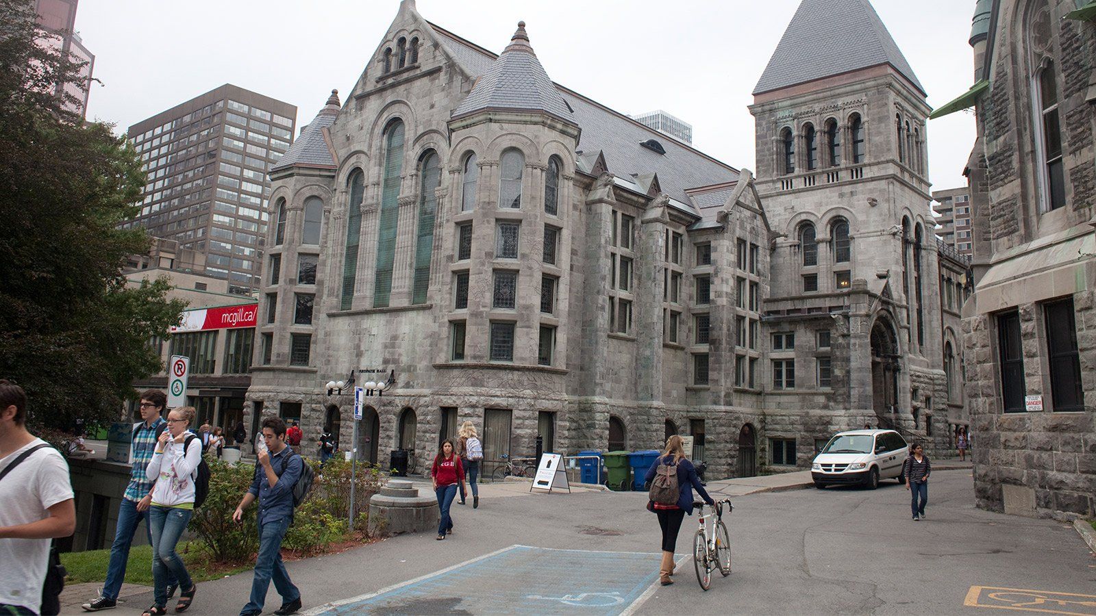 MONTREAL, QC &#8211; SEPTEMBER 22nd, 2011 &#8211; Campus Life at McGill University.