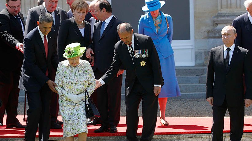 Barack Obama, Francois Hollande, Queen Elizabeth II, Jerry Mateparae, Angela Merkel