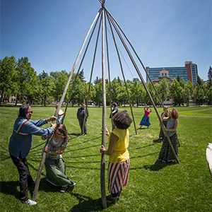 Students on aboriginal day at U of M. (Mike Latshislaw)