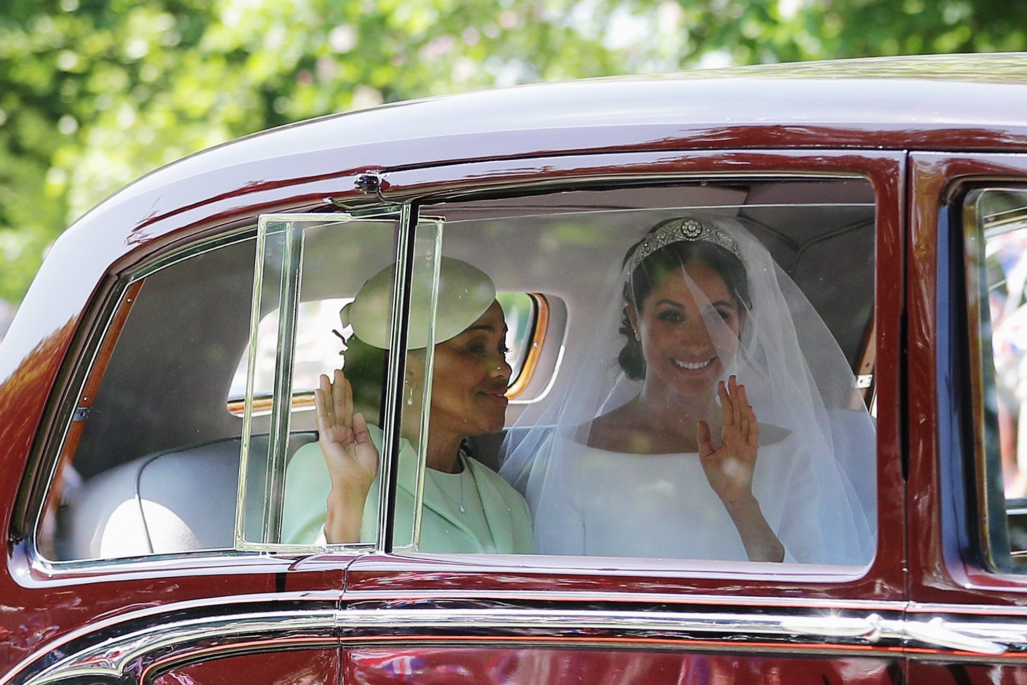 Meghan Markle (R) with her mother Doria Ragland drive down the Long Walk as they arrive at Windsor Castle ahead of her wedding to Prince Harry on May 19, 2018 in Windsor, England.  (Richard Heathcote/Getty Images)