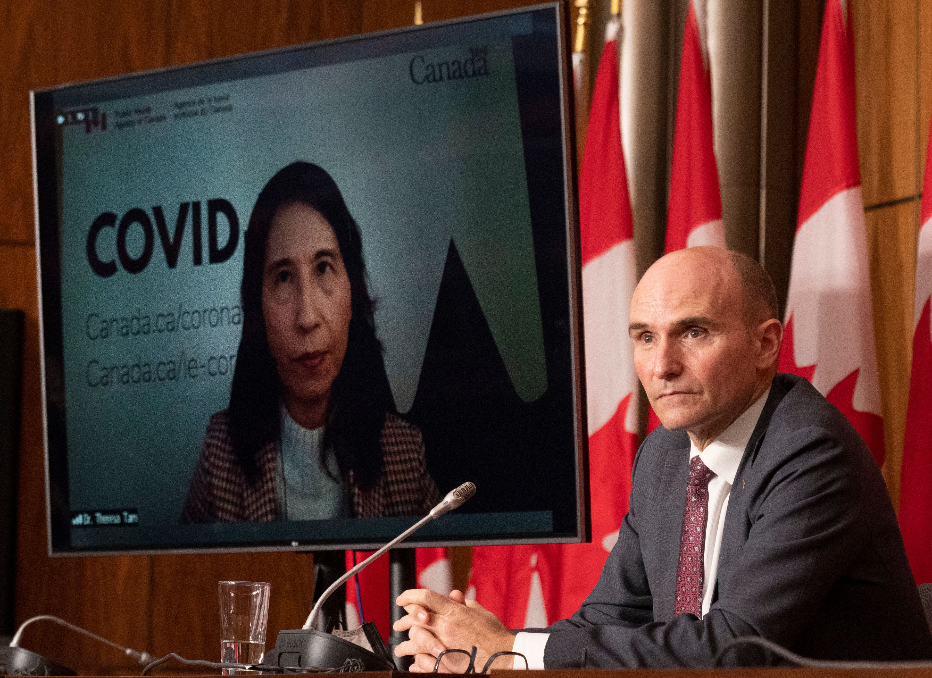 Health Minister Jean-Yves Duclos and Chief Public Health Officer Theresa on November 26, 2021 in Ottawa. (Adrian Wyld/Canadian Press)