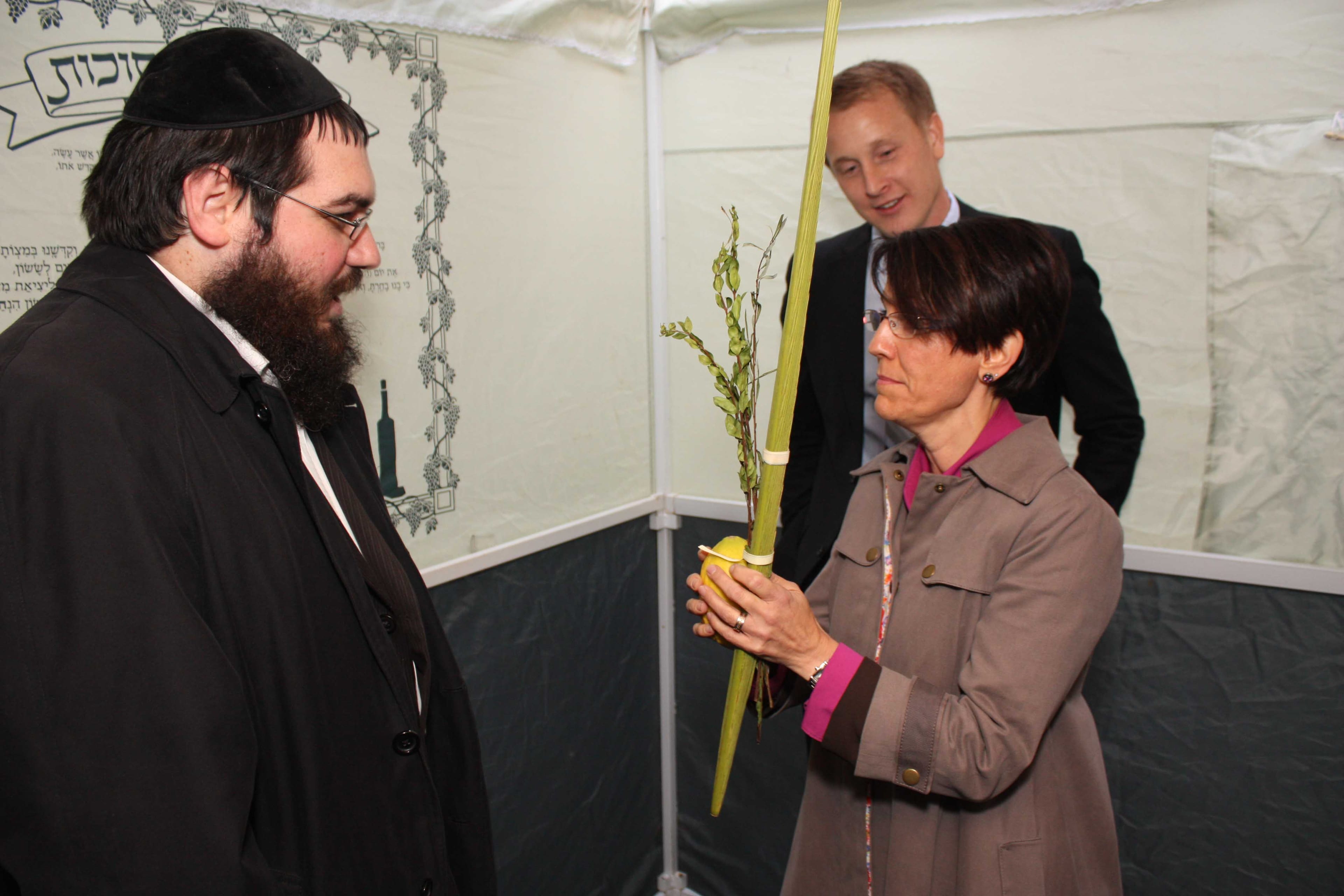 Rabbi Chain Mendelsohn of the Canadian Federation of Chabad-Lubavitch  and Conservative MP Kelly Block.