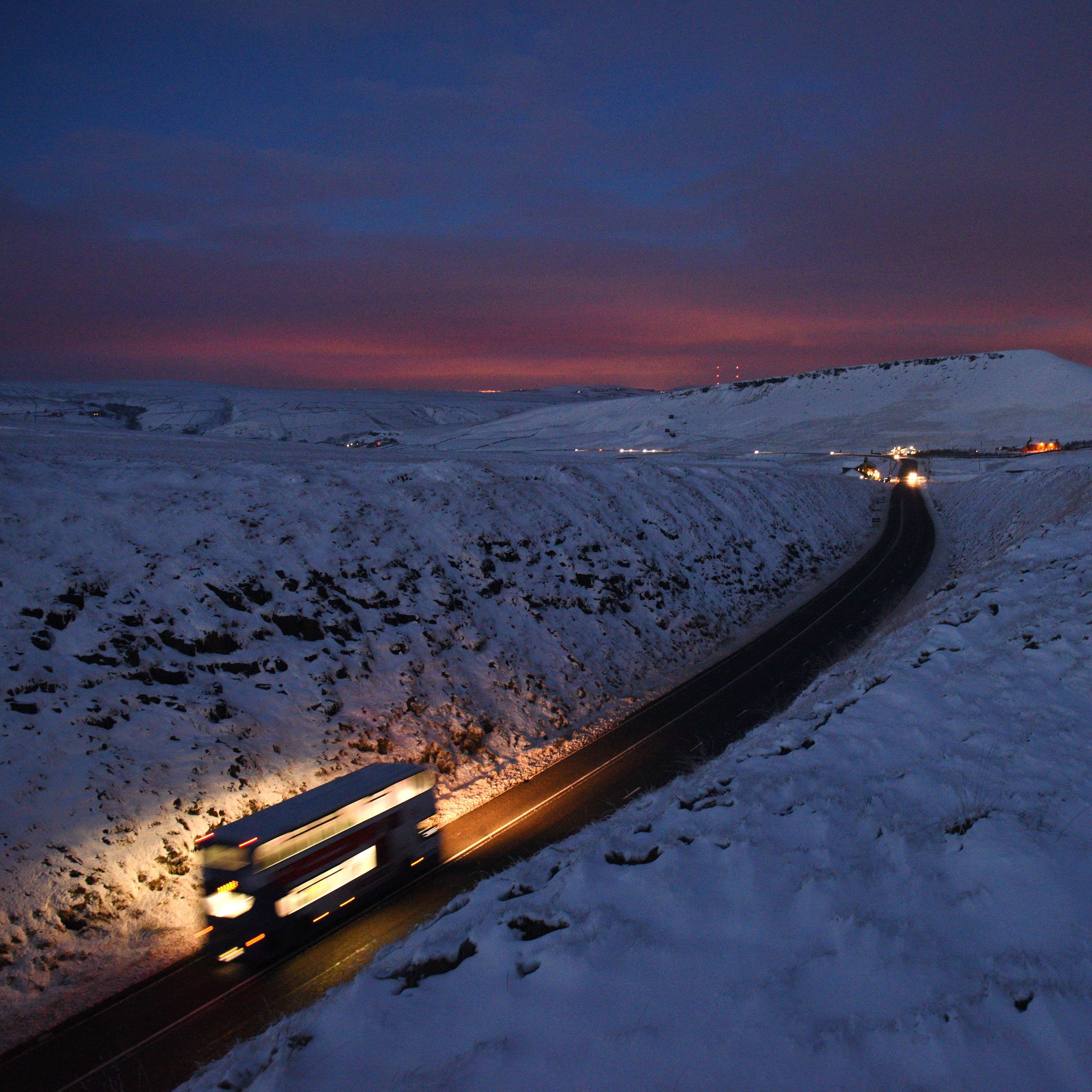 BRITAIN-WEATHER-SNOW