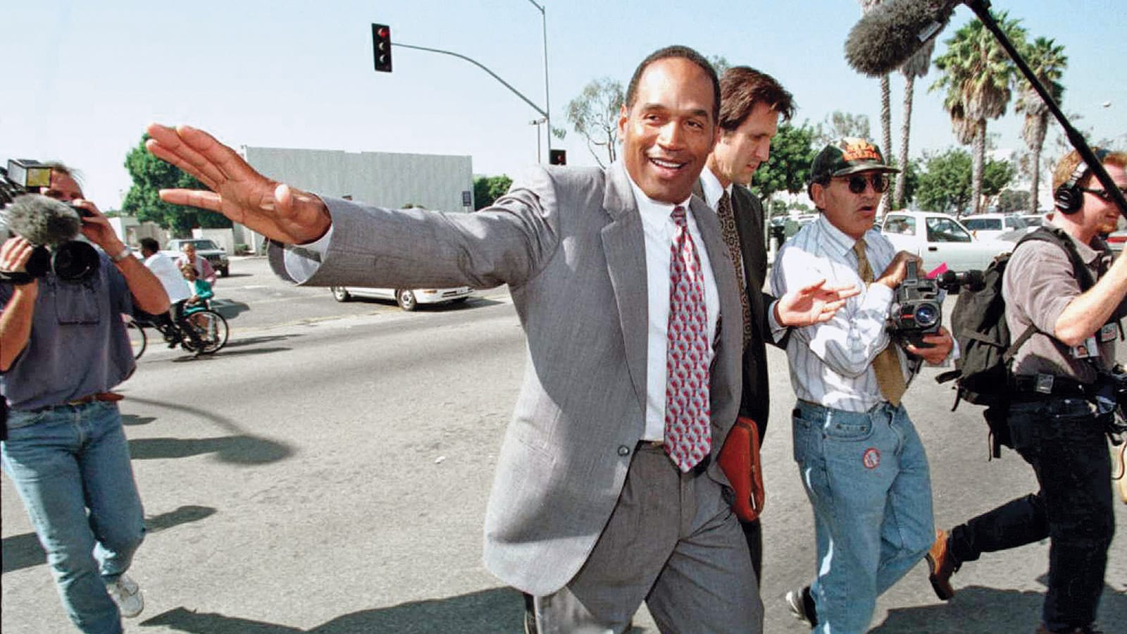 O.J. Simpson crosses the street from the courthous