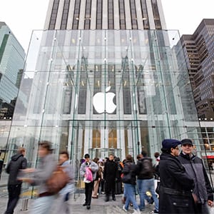 USA, New York, New York City: - Apple Store at 5th Avenue