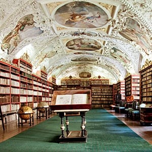 Renaissance Library. (iStock)