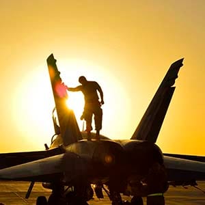 Royal Canadian Air Force ground crew perform post flight checks on a CF-18 fighter jet in Kuwait after a sortie over Iraq during Operation IMPACT on November 3, 2014.
 
Photo: Canadian Forces Combat Camera, DND
IS2014-5026-03