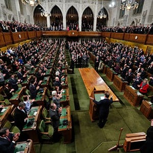 French President Francois Hollande (C) prepares to address a joint session of Parliament in the House of Commons in Ottawa November 3, 2014.    REUTERS/Chris Wattie (CANADA  - Tags: POLITICS)   - RTR4CNRV