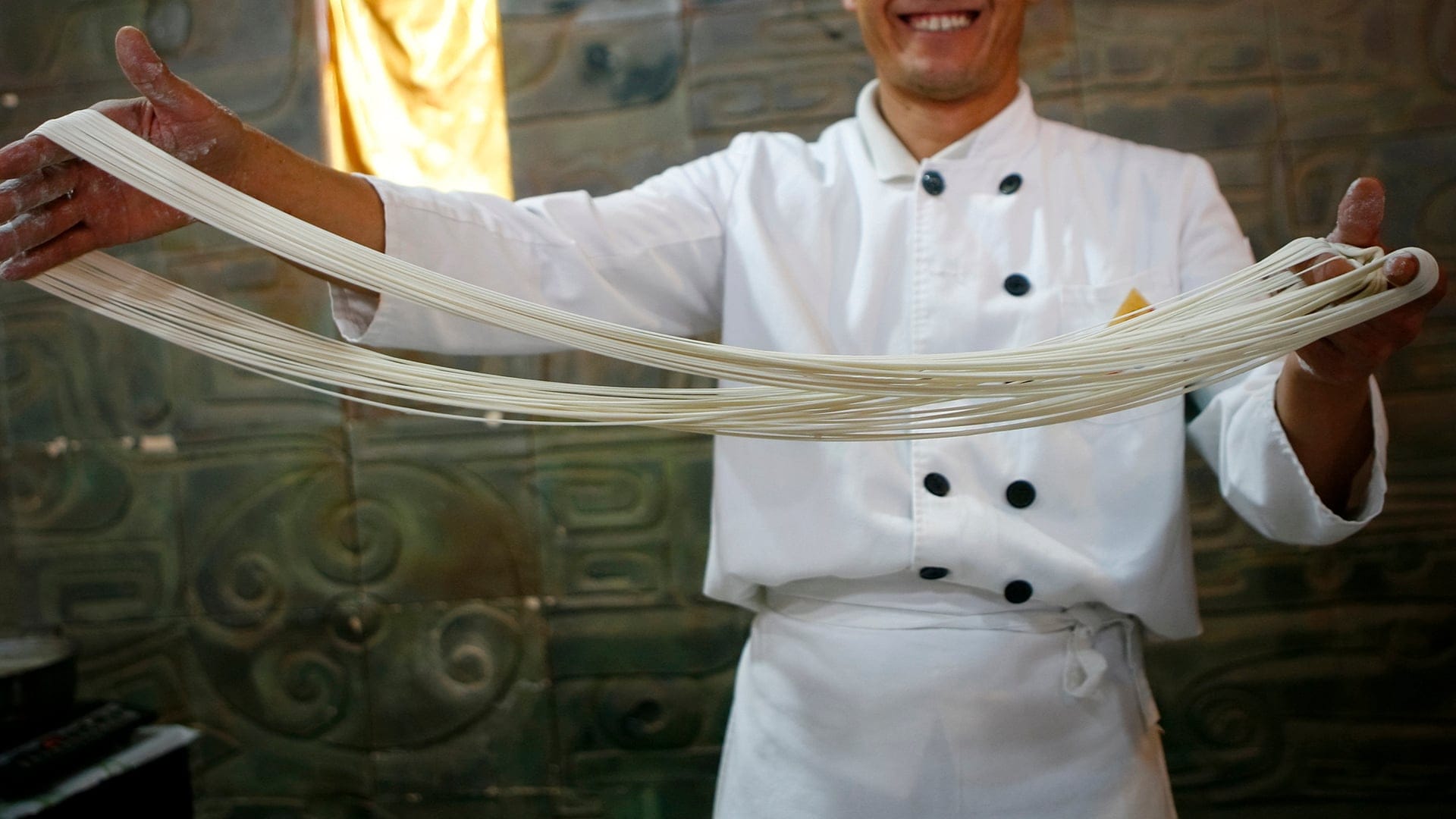 13639244001_4425516627001_148-NOODLEMASTER.jpg