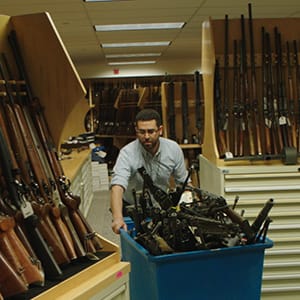 MAC18_UNDERTHEGUN_FEATURE01