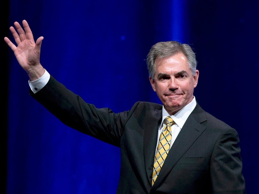 Outgoing Premier Jim Prentice waves after his speech at the Alberta PC Dinner in Calgary, Alberta on Thurs. May 14, 2015. (Larry MacDougal/CP)