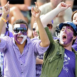 Bishop's University students cheer. (Bishop's University)