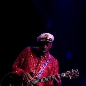 Rock and roll legend Chuck Berry performs during a concert in Santa Cruz de Tenerife, Canary Islands, March 28, 2008. REUTERS/Santiago Ferrero  (SPAIN) - RTR1YV2Q