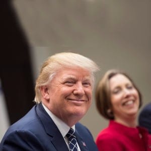 US President Donald Trump holds a National Economic Council listening session with the CEOs of small and community banks, in the Roosevelt Room at the White House in Washington, DC, USA, 09 March 2017. Trump wants to hear from some twelve CEOs what might prevent them from lending to consumers and small businesses.  (KEVIN DIETSCH/EPA/CP)