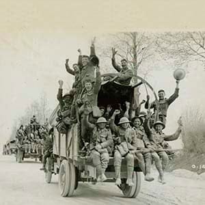 Canadian troops head to the rear after the Battle of Vimy Ridge, April 1917. (George Metcalf Archival Collection/Canadian War Museum)