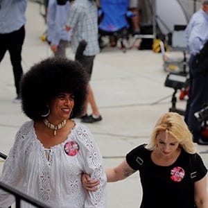 Accuser Lili Bernard (L) walks back into the Montgomery County Courthouse where Bill Cosby is waiting for deliberations to finish on the eighth day of his sexual assault trial in Norristown, Pennsylvania, U.S., June 14, 2017.  (Lucas Jackson/REUTERS)