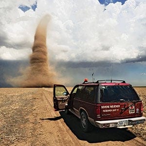 08 May 2008, Kansas, USA --- Storm Chasers Monitoring Approaching Tornado in Western Kansas --- Image by © Jim Reed/Jim Reed Photography - Severe &amp; /Corbis