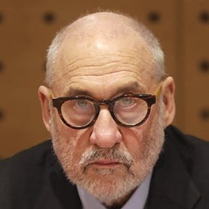 Nobel prize-winning US economist Joseph Stiglitz looks on as he presides a "Commission on the value of the climate action" at the Agence française de developpement (AFD) in Paris on January 31, 2017. / AFP / JACQUES DEMARTHON        (Photo credit should read JACQUES DEMARTHON/AFP/Getty Images)
