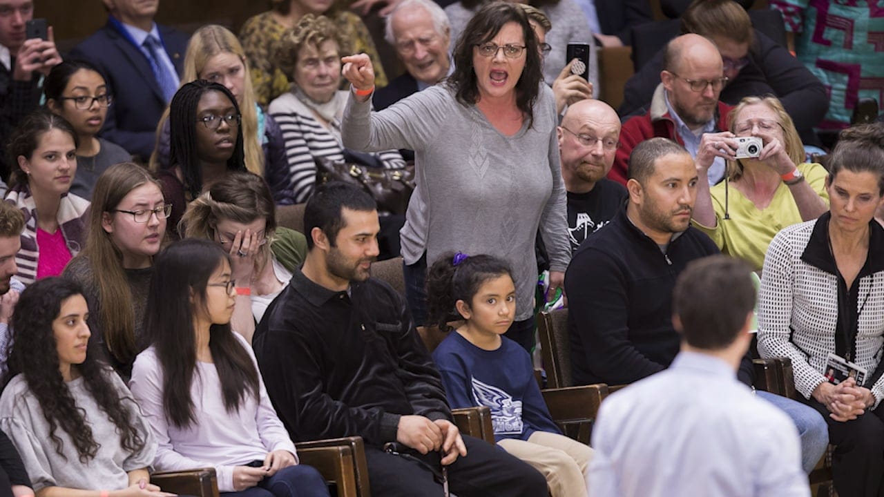 Hecklers vs Trudeau