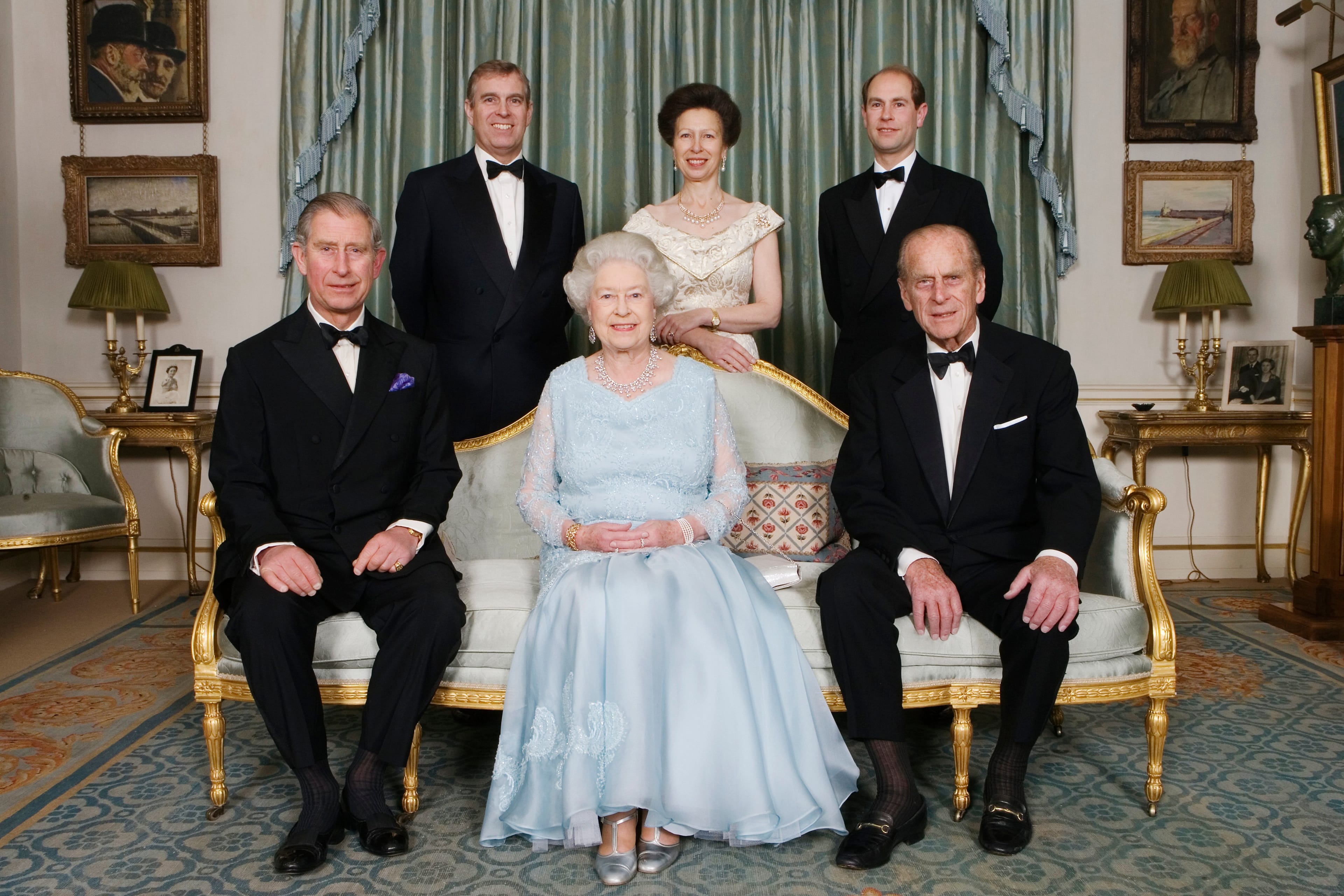 LONDON, ENGLAND - NOVEMBER 18: HM Queen Elizabeth II and HRH Prince Philip,  Duke of Edinburgh are joined at Clarence House by their immediate family, HRH The Prince of Wales (L), HRH Princess Anne, The Princess Royal (above C) , HRH The Duke of York (TopL) and HRH The Earl of Wessex (TopR) on the occasion of a dinner hosted by HRH Prince Charles,  Prince of Wales and HRH Camilla, Duchess of Cornwall to celebrate the forthcoming Diamond Wedding Anniversary of the Queen and The Duke, on Sunday November 18, 2007 in London, England. (Photo by Tim Graham/Getty Images)
