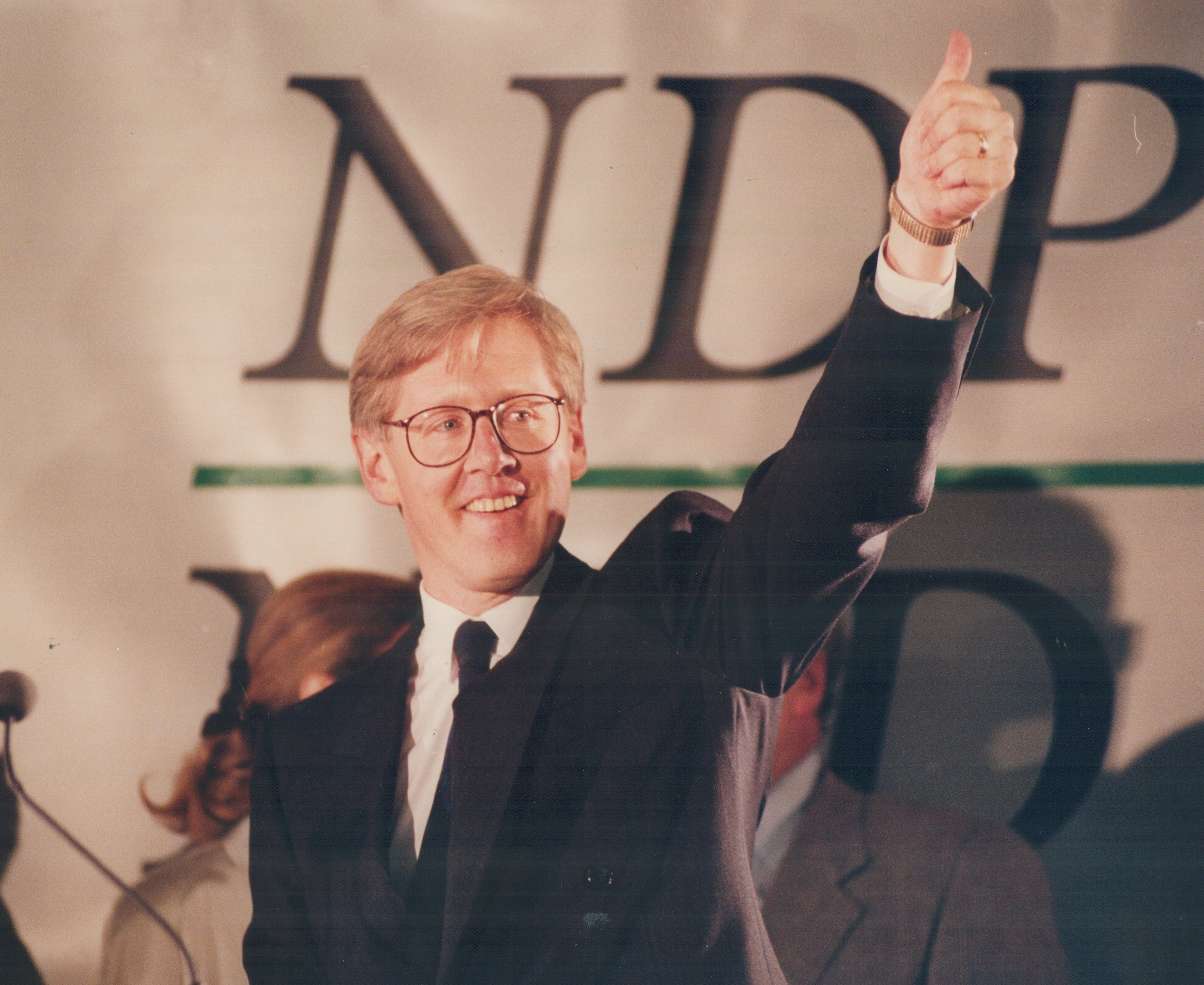 CANADA - SEPTEMBER 06: Bob Rae 1990 (Photo by Boris Spremo/Toronto Star via Getty Images)