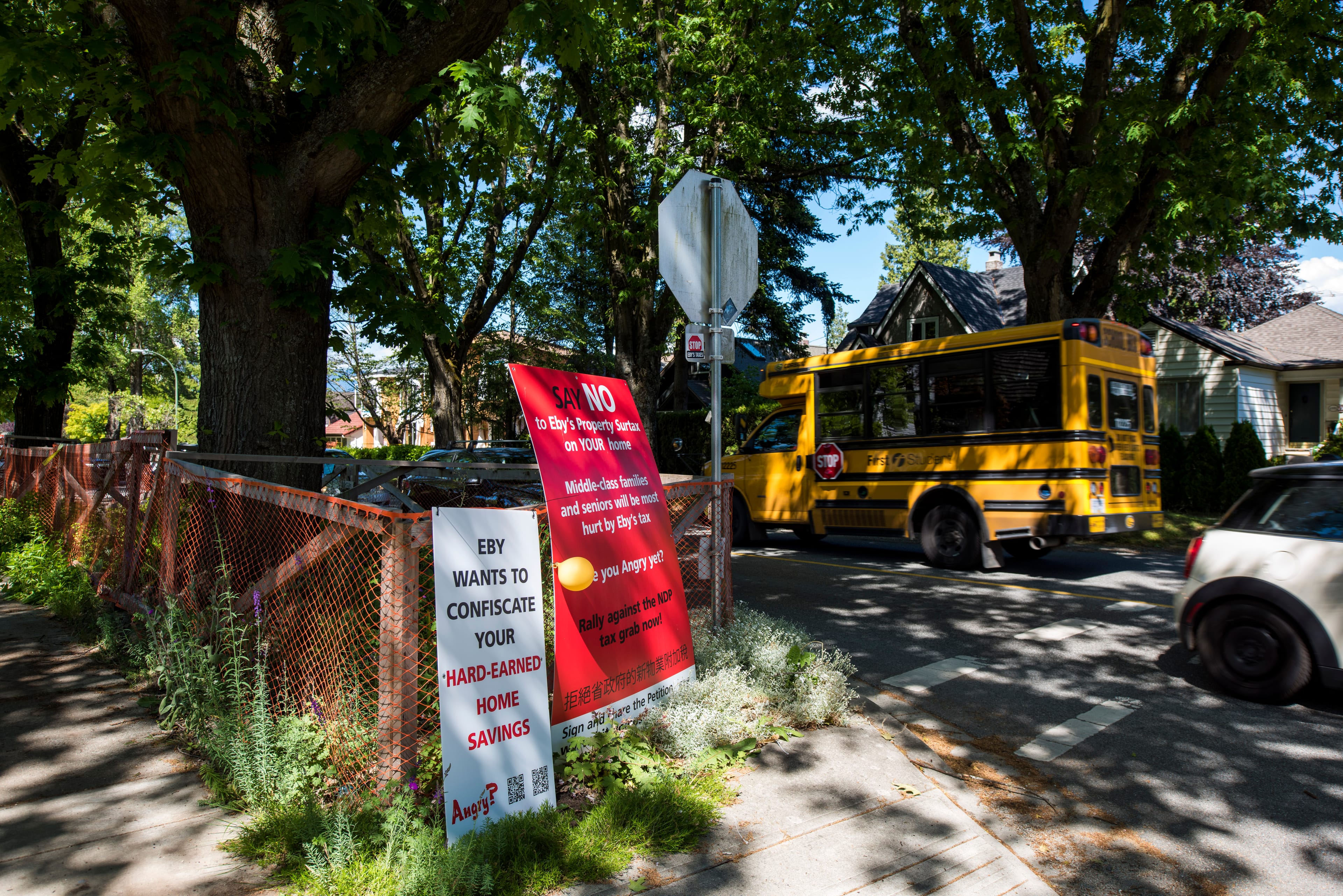 Houses line the street of Dunbar neighbourhood in Vancouver (Photograph by Jimmy Jeong)
