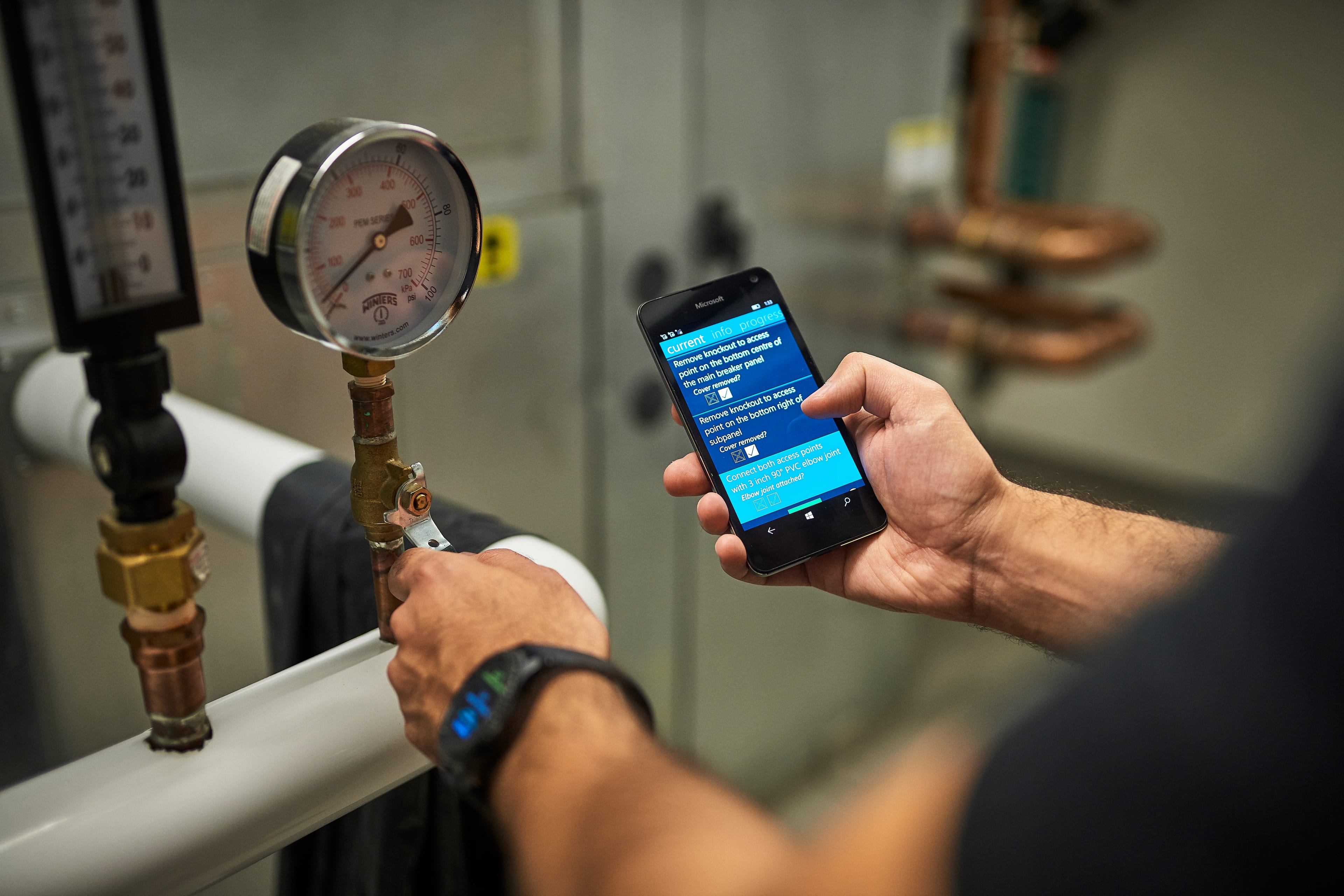 The Contextere app is seen in use in the field.  (Photograph by Jessica Deeks)