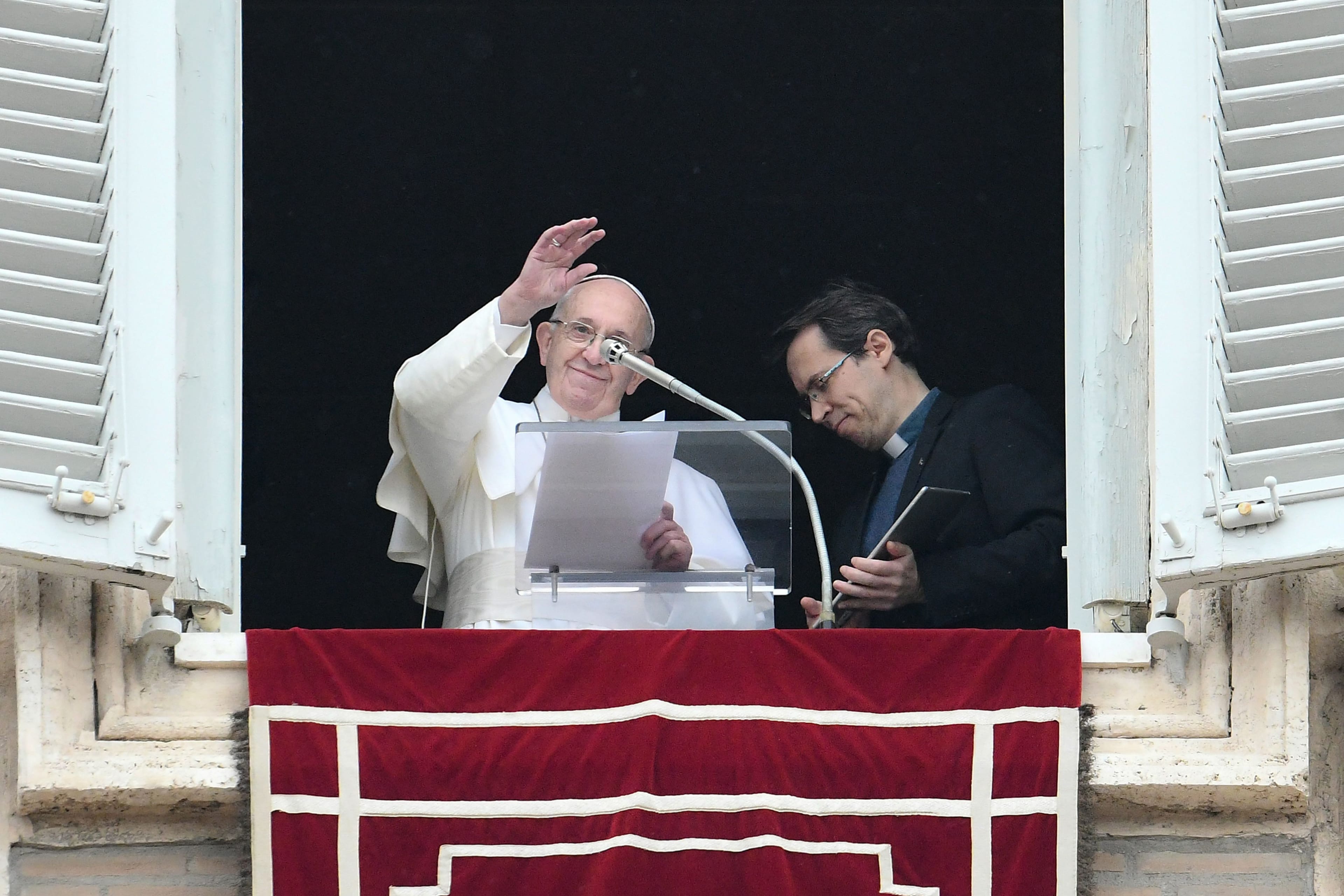 Pope Francis invited the faithful to download the "Click to Pray" app, from the window of the Apostolic Palace on Jan. 20, 2019. (VINCENZO PINTO/AFP/Getty Images)