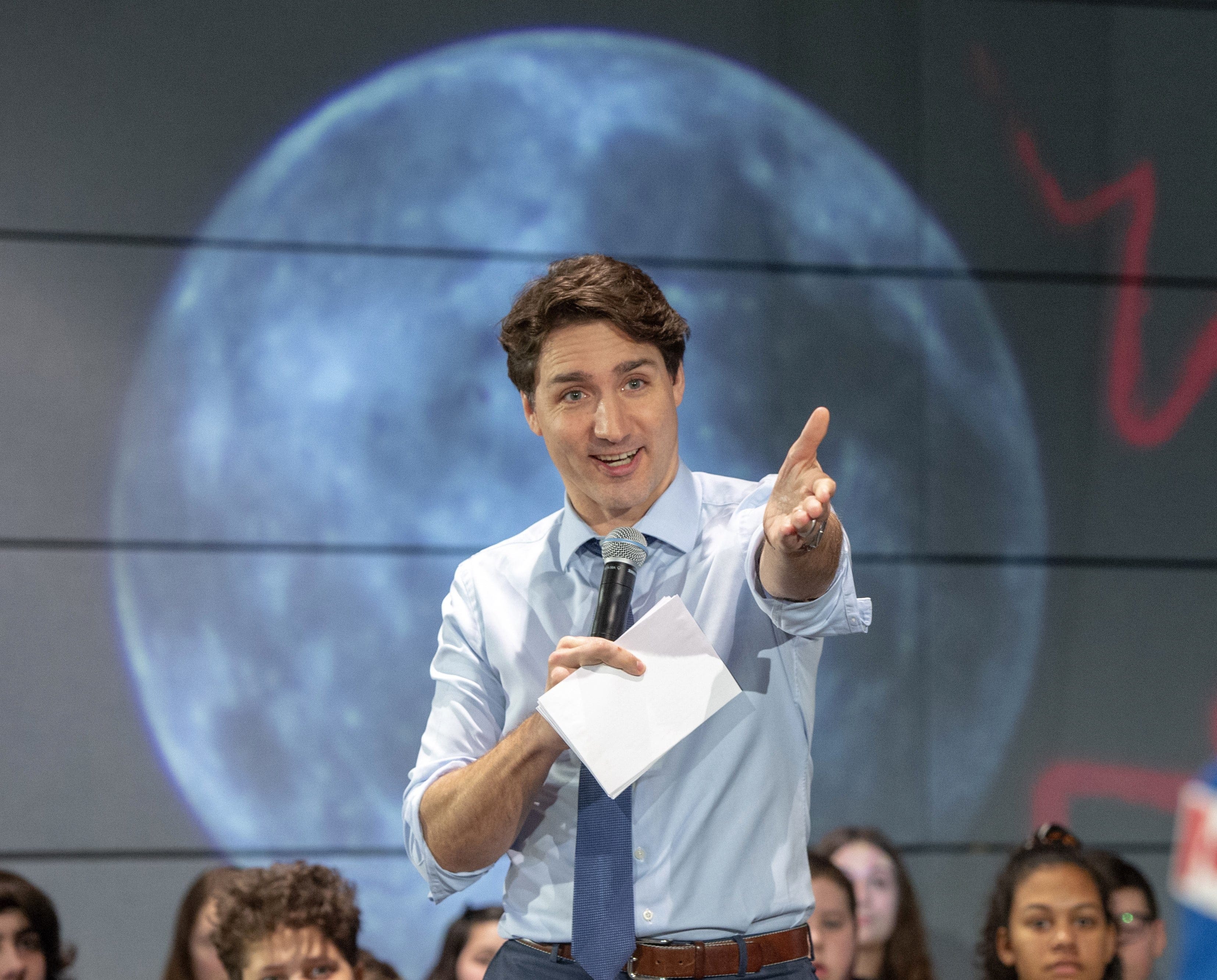Trudeau speaks to high school students at the Canadian Space Agency headquarters on Thursday, Feb. 28, 2019, in St. Hubert, Que. (THE CANADIAN PRESS/Ryan Remiorz)