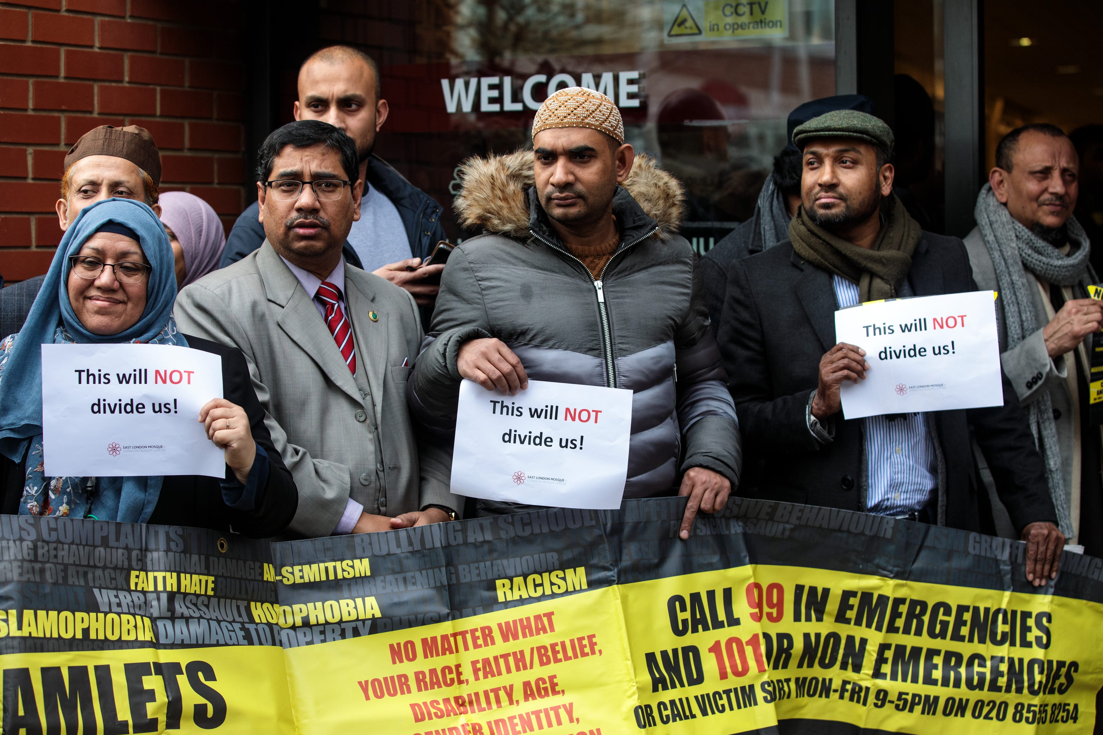 People attend a vigil at the East London Mosque for the victims of the New Zealand mosque attacks in London, England (Photo by Jack Taylor/Getty Images)