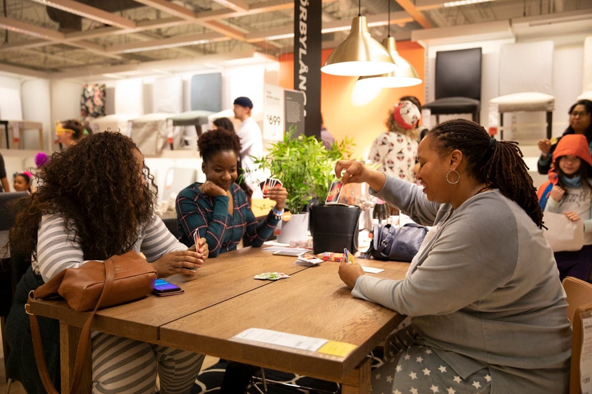 By offering slumber parties to shoppers, Ikea  transforms a problem into an opportunity (Ikea Canada)