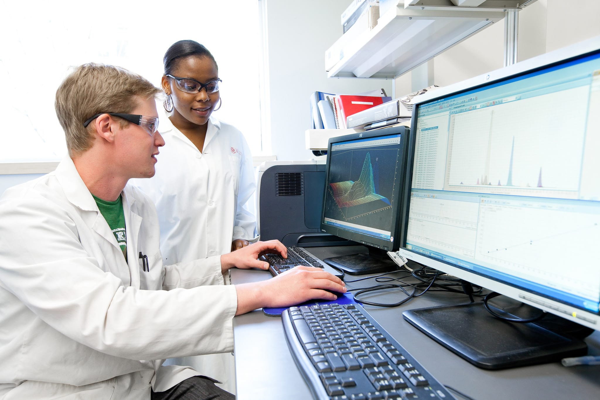 Winnipeg students in the lab