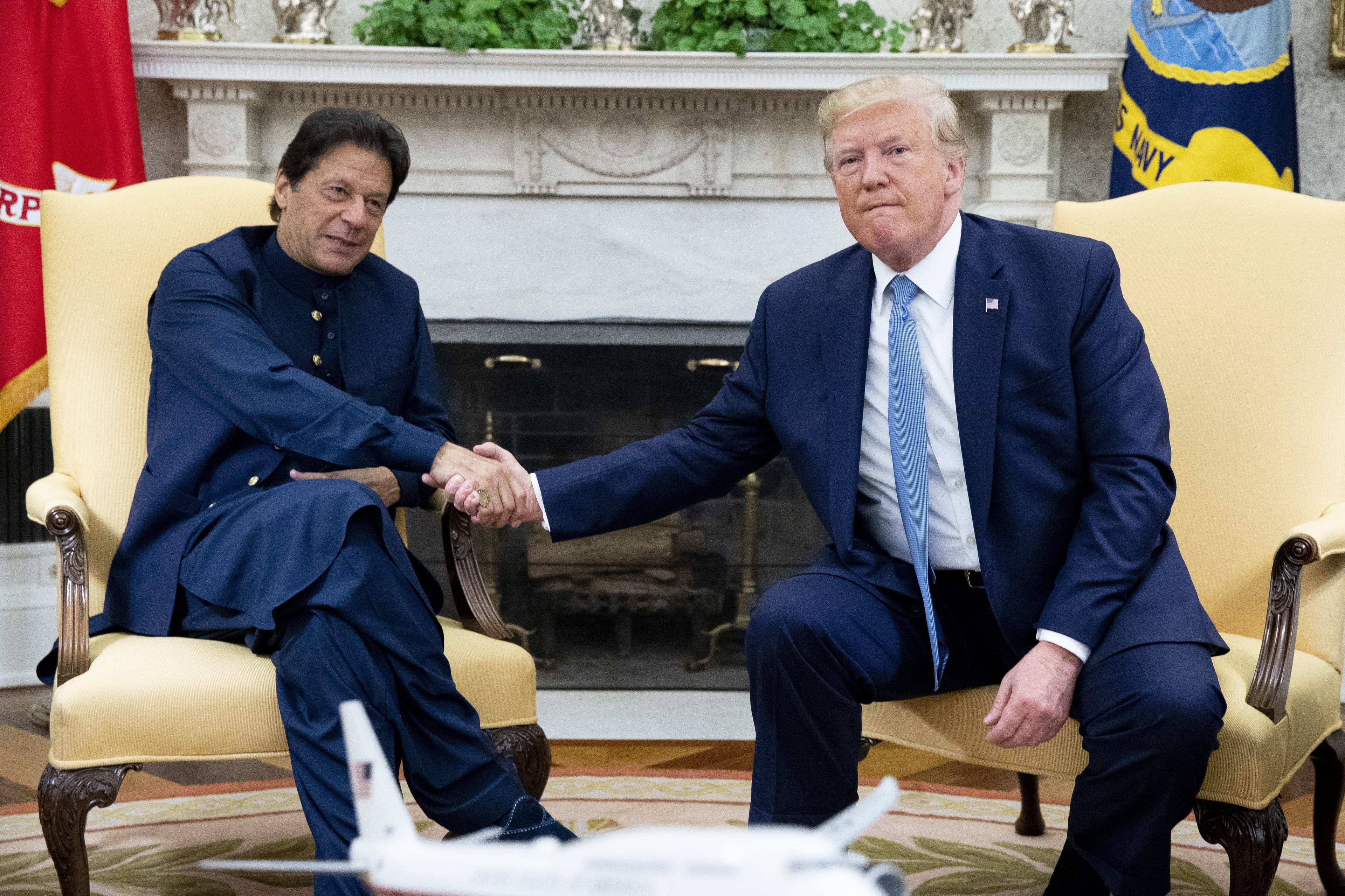 Trump shakes hands with Imran Khan, Pakistan's prime minister, during a meeting in the Oval Office on July 22, 2019 (Michael Reynolds/Bloomberg/Getty Images)