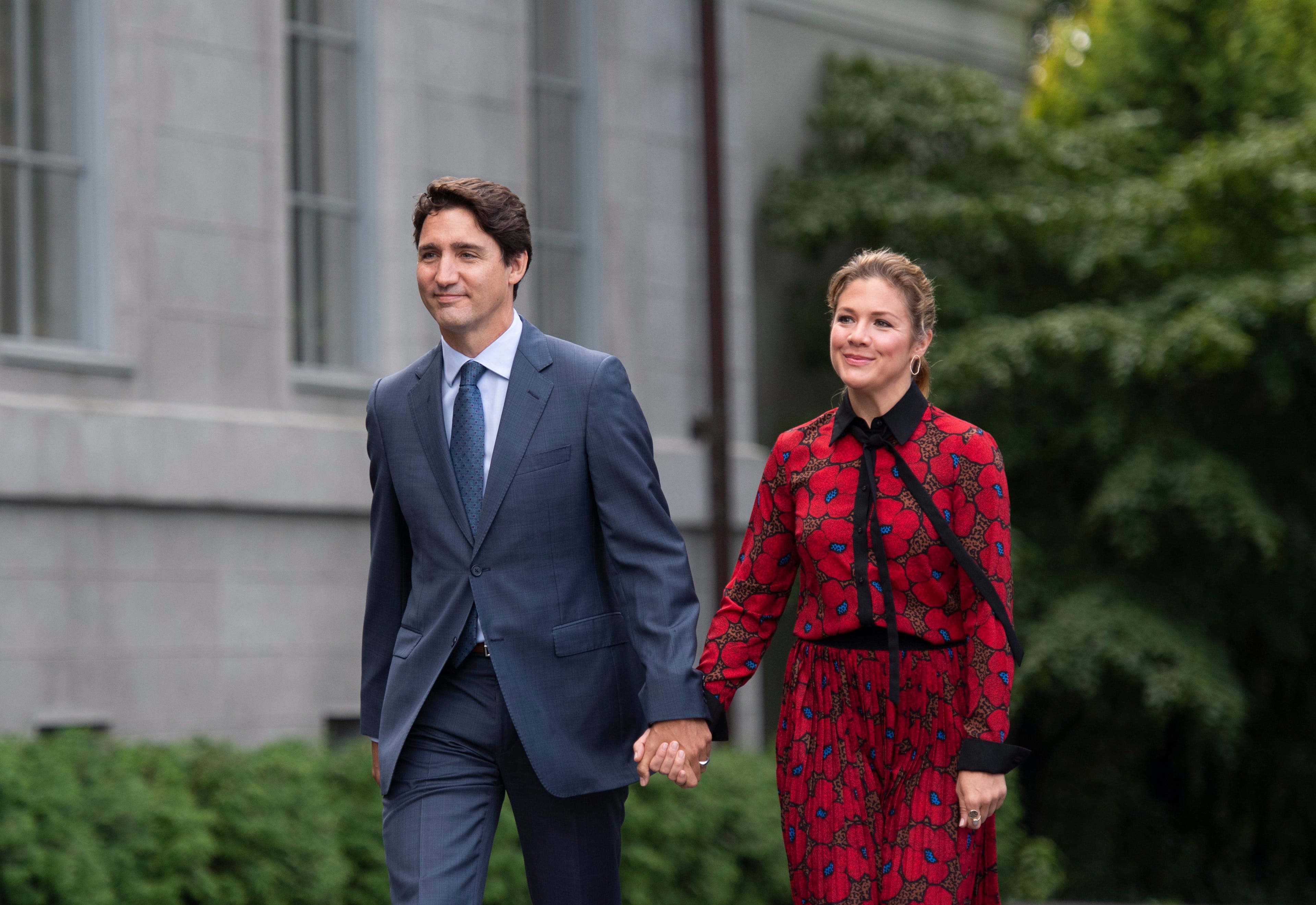 Trudeau arrives at Rideau Hall with his wife Sophie Gregoire Trudeau to meet with Governor General Julie Payette on Sept. 11, 2019 (Justin Tang/CP)