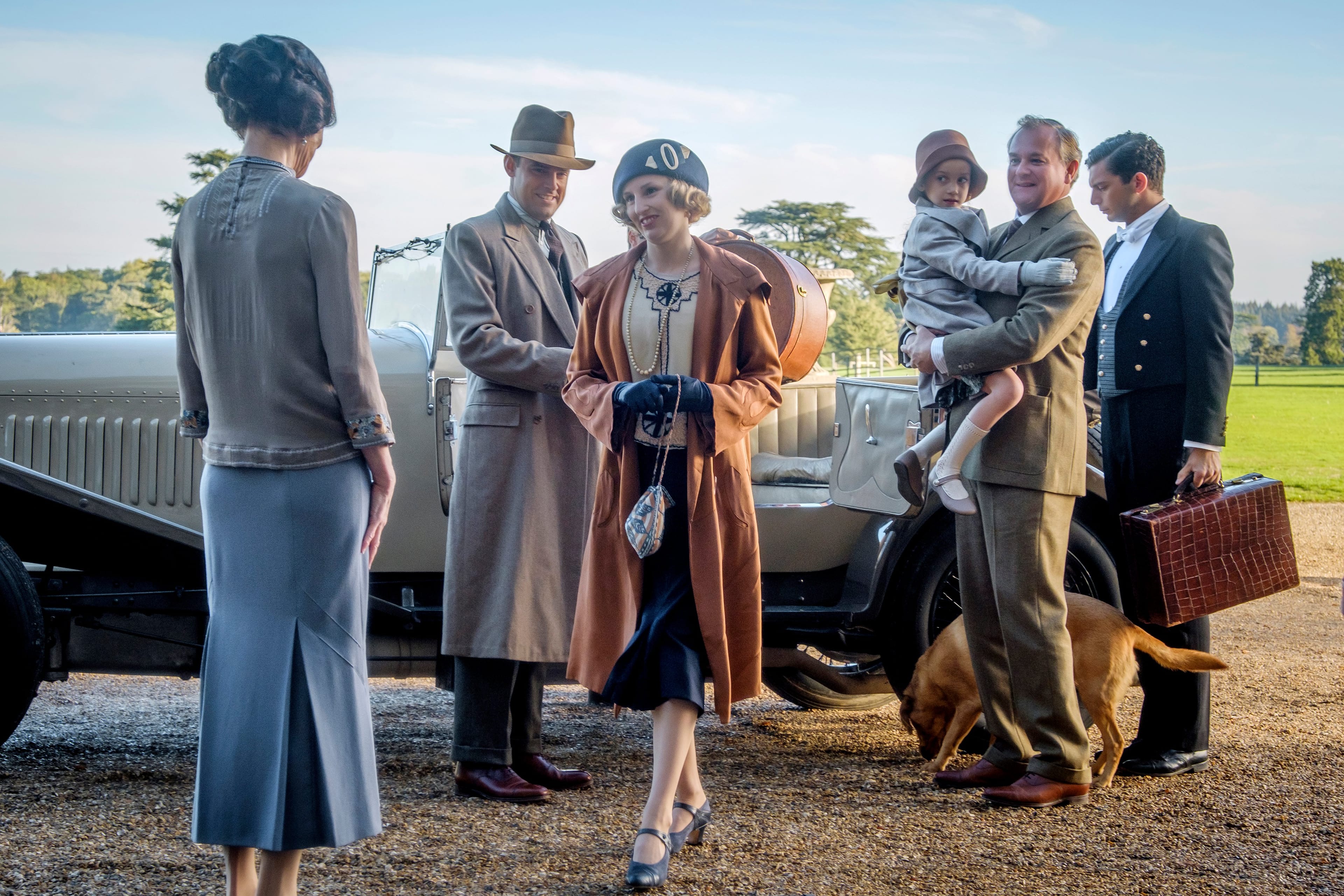 (l-r.) Elizabeth McGovern stars as Lady Grantham, Harry Hadden-Paton as Lord Hexham, Laura Carmichael as Lady Hexham, Hugh Bonneville as Lord Grantham and Michael Fox as Andy in DOWNTON ABBEY. (Jaap Buitendijk/Focus Features)